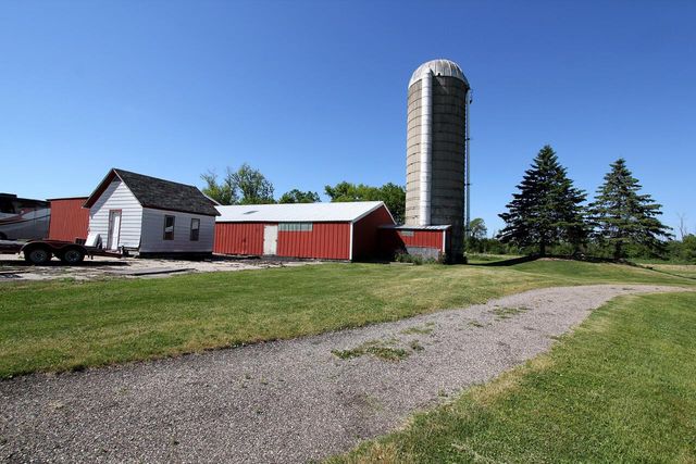 S106W17518 Muskego Dam DRIVE, Muskego, WI 53150