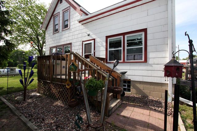 S106W17518 Muskego Dam DRIVE, Muskego, WI 53150