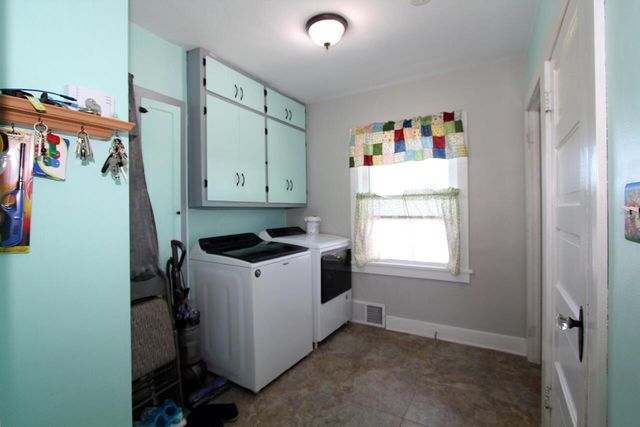 S106W17518 Muskego Dam DRIVE, Muskego, WI 53150