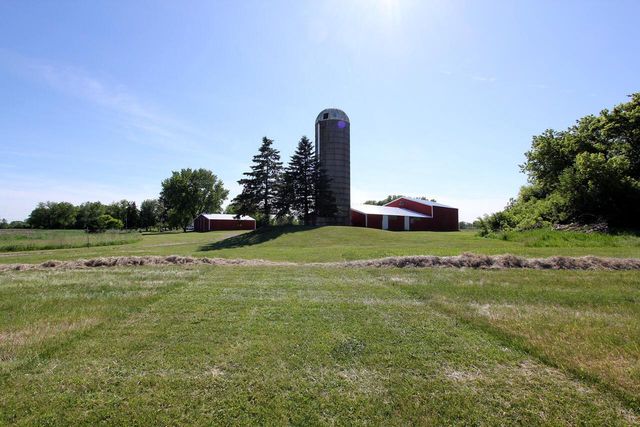 S106W17518 Muskego Dam DRIVE, Muskego, WI 53150