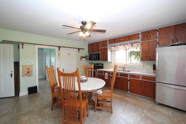 S106W17518 Muskego Dam DRIVE, Muskego, WI 53150