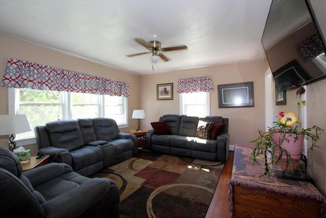 S106W17518 Muskego Dam DRIVE, Muskego, WI 53150