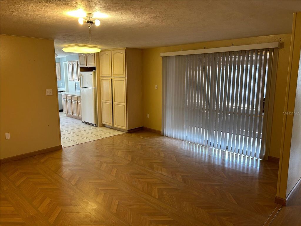 Image 13 of property listing at 1815 LOWRY AVENUE, Lakeland, FL 33801