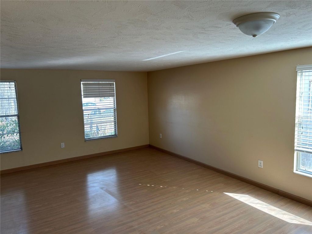 Image 37 of property listing at 1815 LOWRY AVENUE, Lakeland, FL 33801