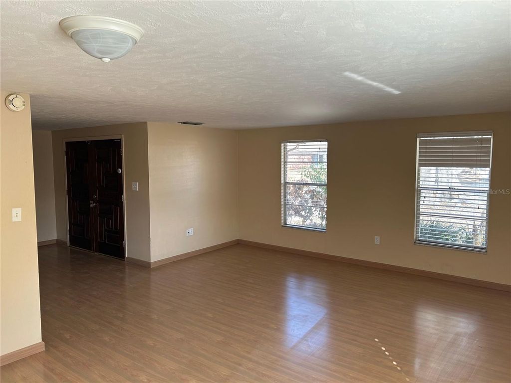 Image 38 of property listing at 1815 LOWRY AVENUE, Lakeland, FL 33801