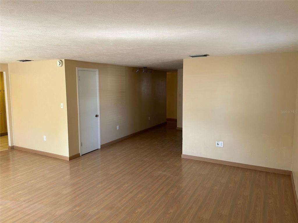 Image 39 of property listing at 1815 LOWRY AVENUE, Lakeland, FL 33801