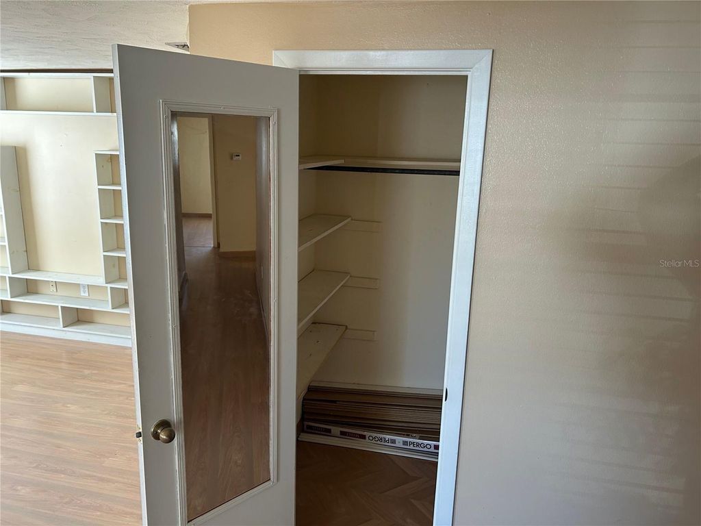 Image 41 of property listing at 1815 LOWRY AVENUE, Lakeland, FL 33801