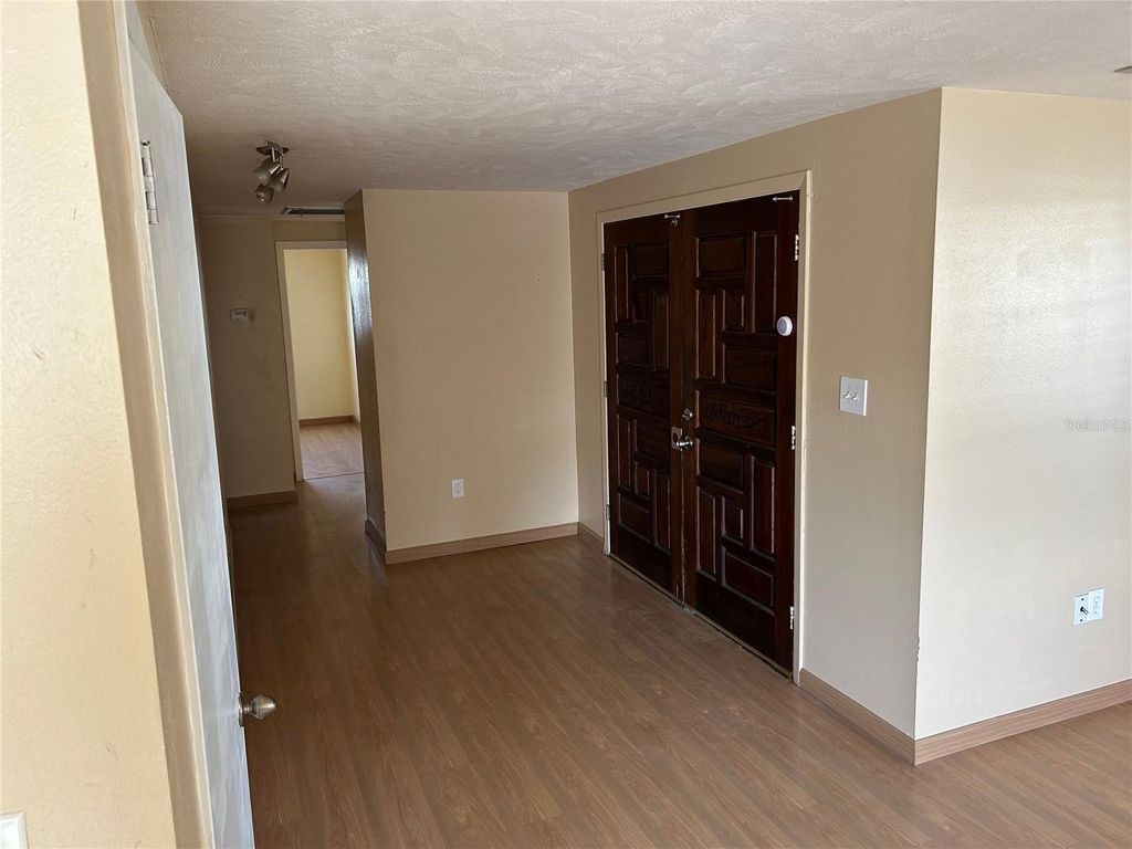 Image 42 of property listing at 1815 LOWRY AVENUE, Lakeland, FL 33801