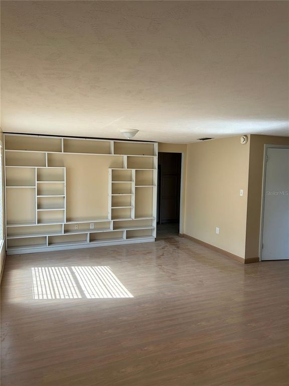 Image 45 of property listing at 1815 LOWRY AVENUE, Lakeland, FL 33801