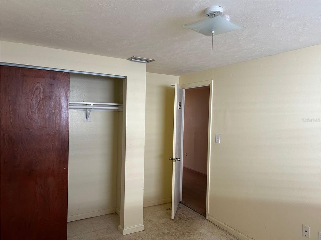 Image 6 of property listing at 1815 LOWRY AVENUE, Lakeland, FL 33801