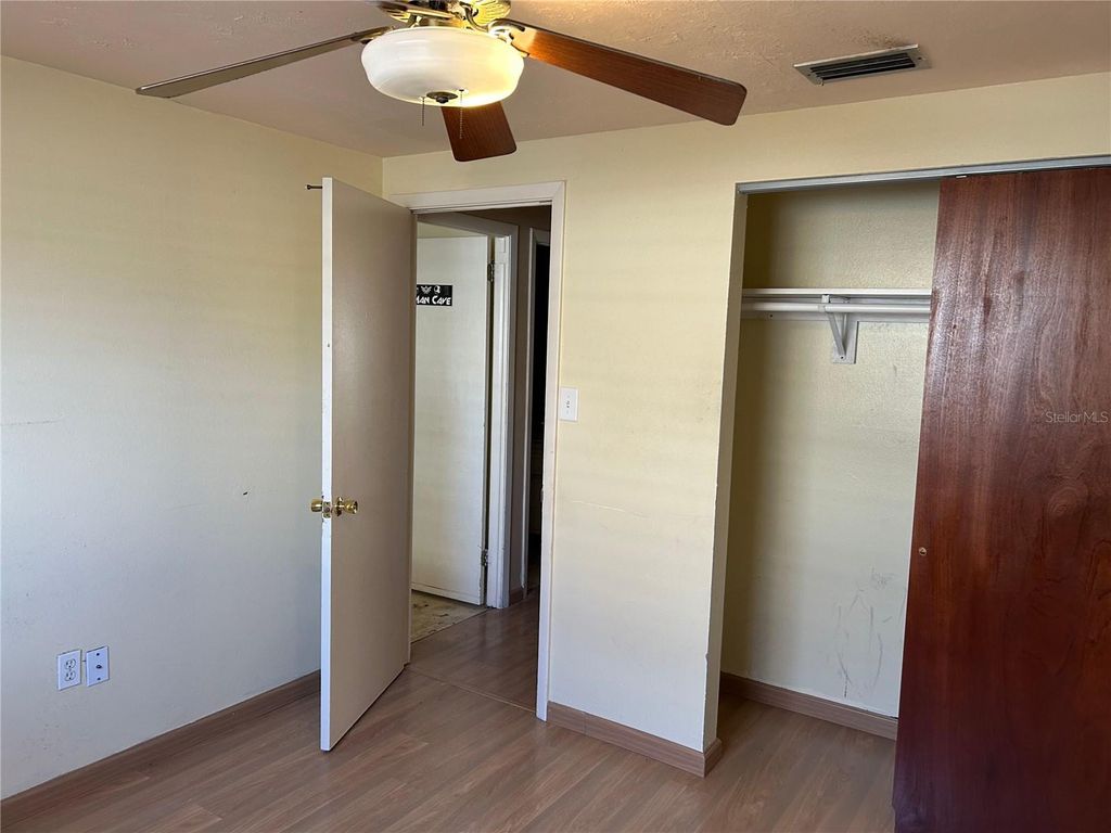 Image 8 of property listing at 1815 LOWRY AVENUE, Lakeland, FL 33801