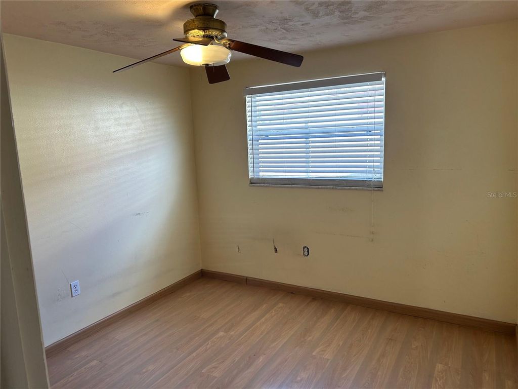 Image 9 of property listing at 1815 LOWRY AVENUE, Lakeland, FL 33801