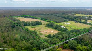 Horseshoe Lane, Flora, MS 39071
