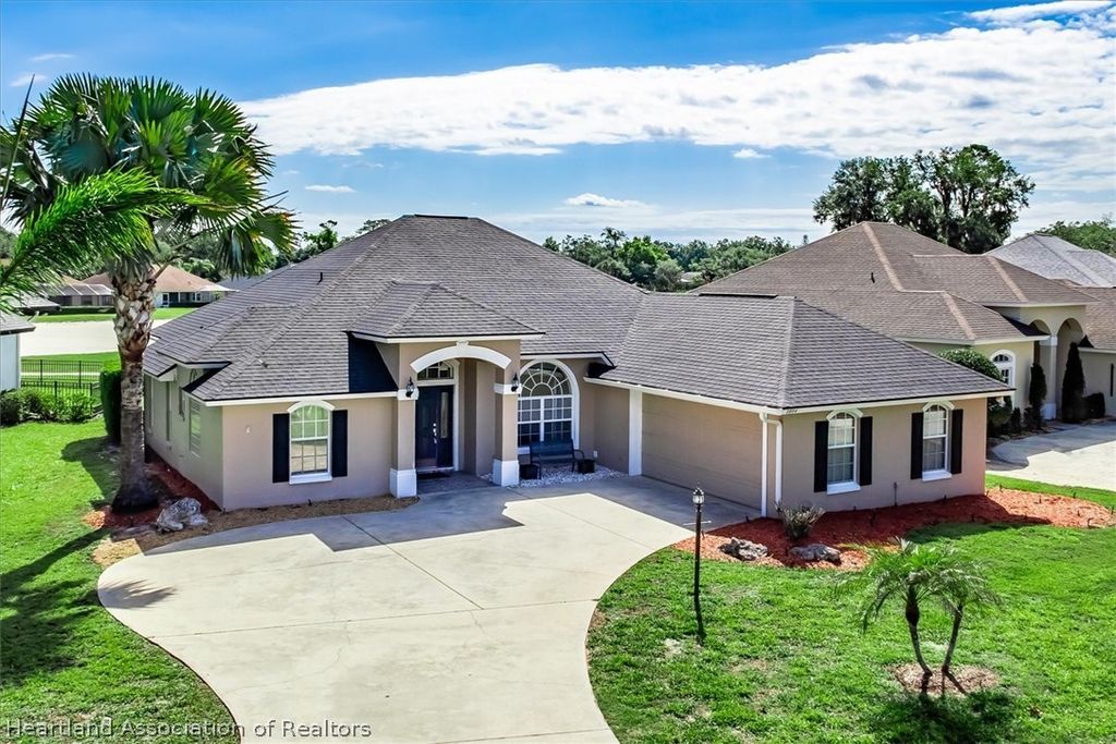 2804 Briarwood Lane, Sebring, FL 33875