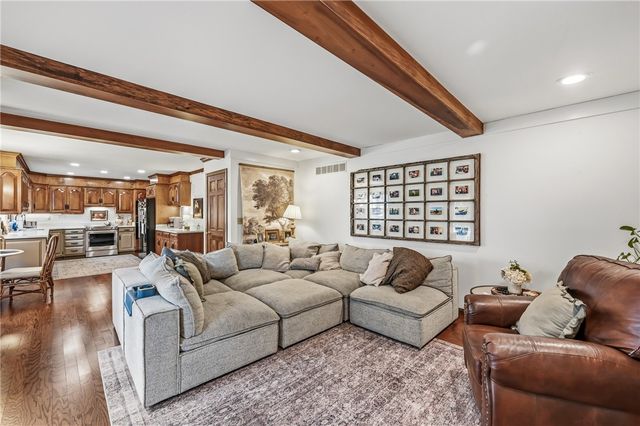 3599 McConnell Rd, Hermitage, PA 16148