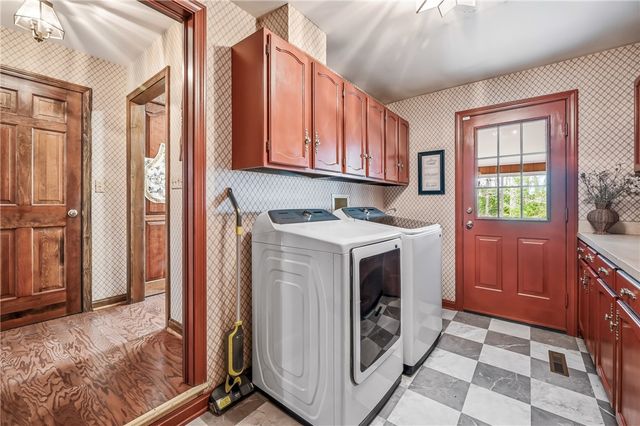 3599 McConnell Rd, Hermitage, PA 16148