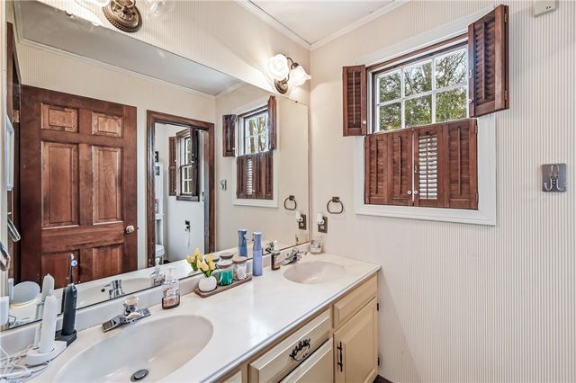 3599 McConnell Rd, Hermitage, PA 16148