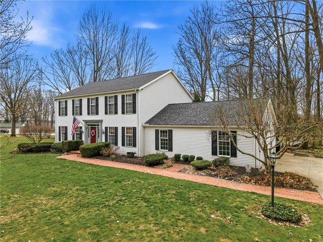 3599 McConnell Rd, Hermitage, PA 16148