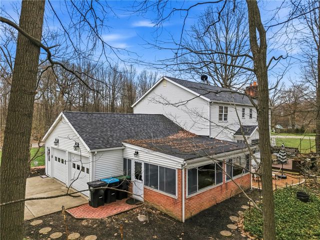 3599 McConnell Rd, Hermitage, PA 16148
