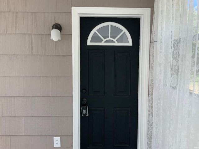 1017 S 23rd Street, South Bend, IN 46615