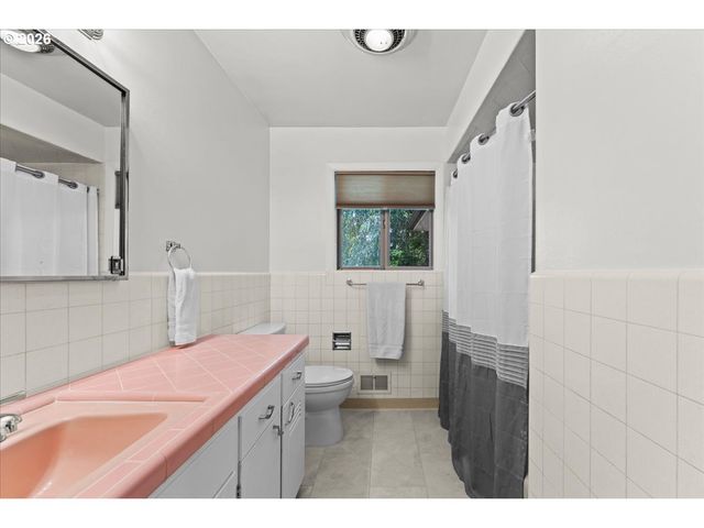 9025 Se 42ND Ave, Milwaukie, OR 97222