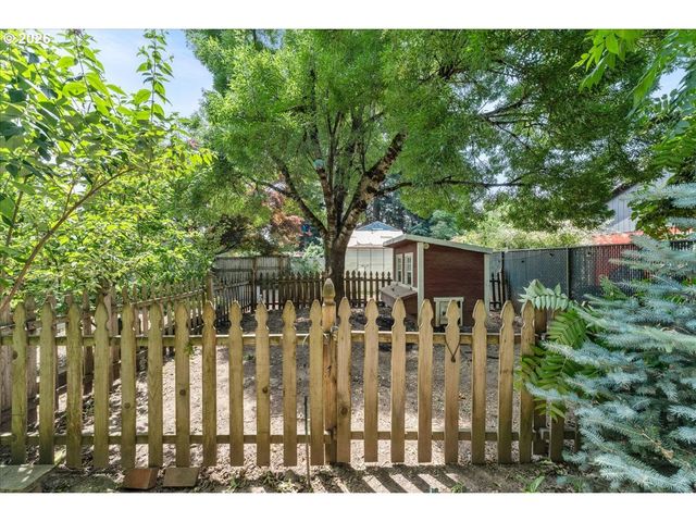 9025 Se 42ND Ave, Milwaukie, OR 97222