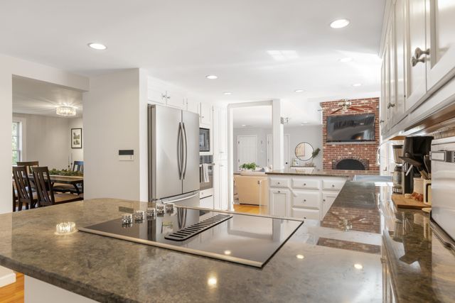 4 Fern St, Natick, MA 01760
