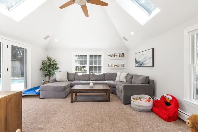4 Fern St, Natick, MA 01760