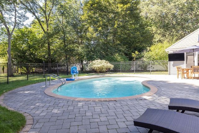 4 Fern St, Natick, MA 01760