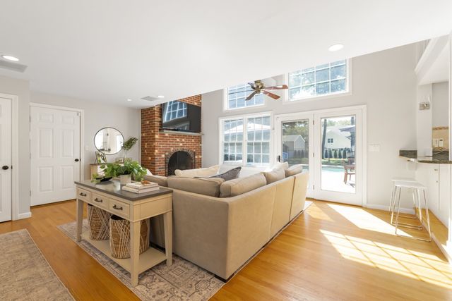 4 Fern St, Natick, MA 01760
