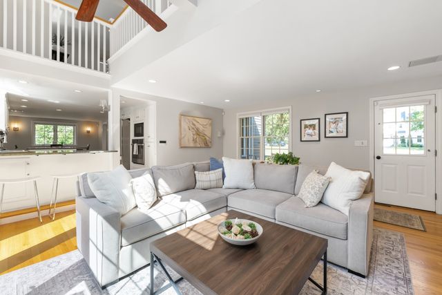4 Fern St, Natick, MA 01760