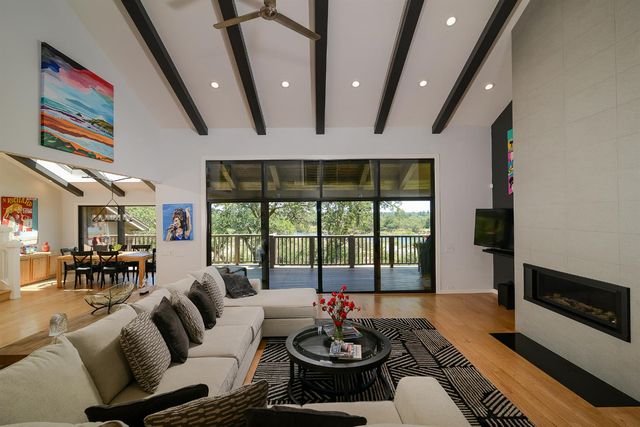 26 River Bluff Ln, Carmichael, CA 95608