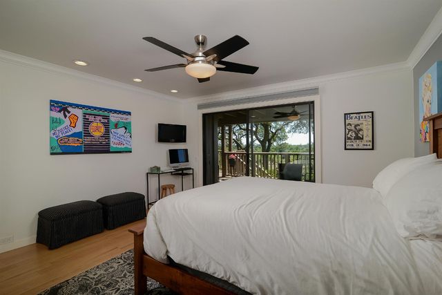 26 River Bluff Ln, Carmichael, CA 95608