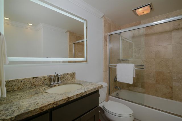 26 River Bluff Ln, Carmichael, CA 95608