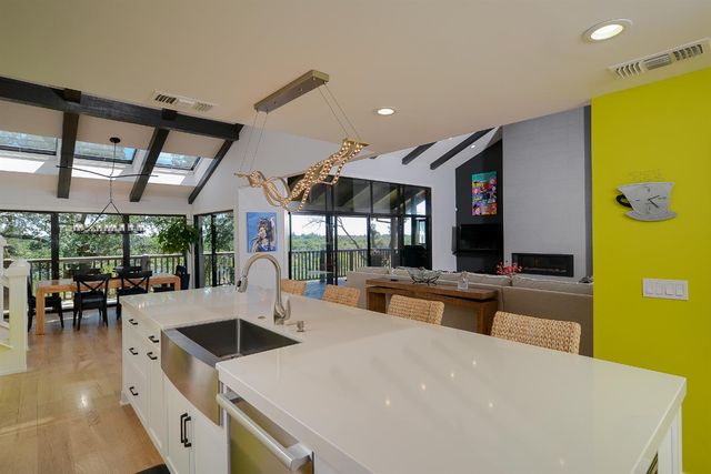 26 River Bluff Ln, Carmichael, CA 95608