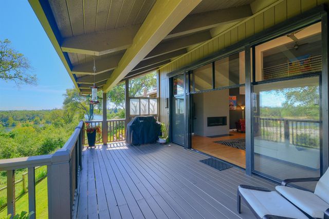 26 River Bluff Ln, Carmichael, CA 95608