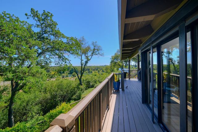 26 River Bluff Ln, Carmichael, CA 95608
