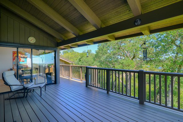 26 River Bluff Ln, Carmichael, CA 95608