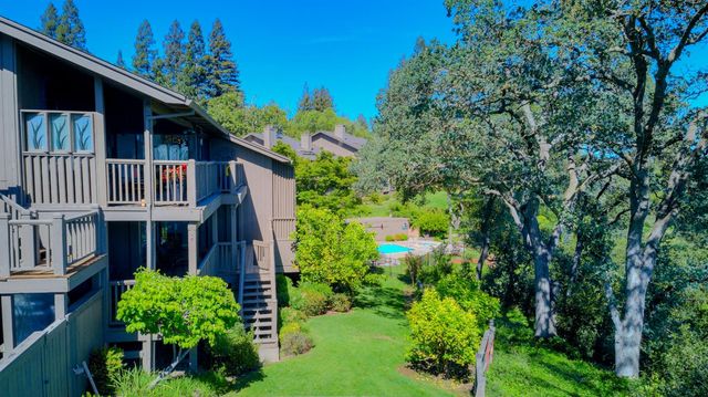 26 River Bluff Ln, Carmichael, CA 95608