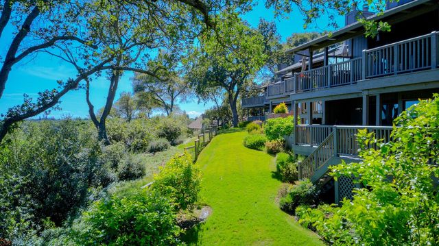 26 River Bluff Ln, Carmichael, CA 95608