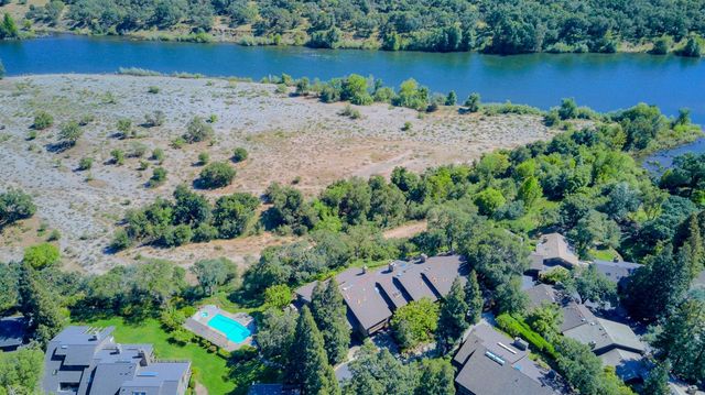 26 River Bluff Ln, Carmichael, CA 95608