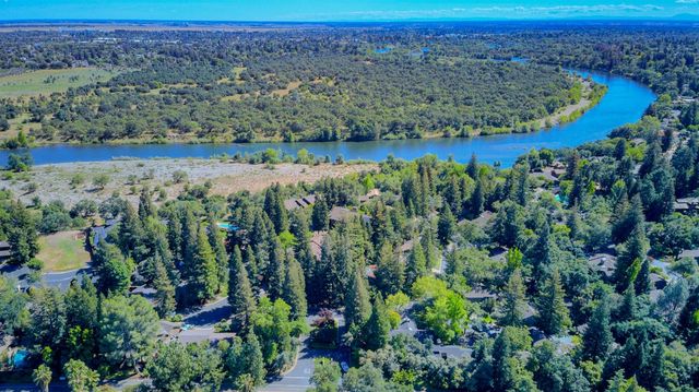 26 River Bluff Ln, Carmichael, CA 95608