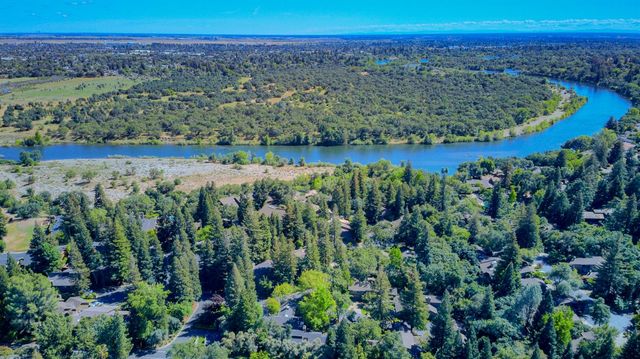 26 River Bluff Ln, Carmichael, CA 95608