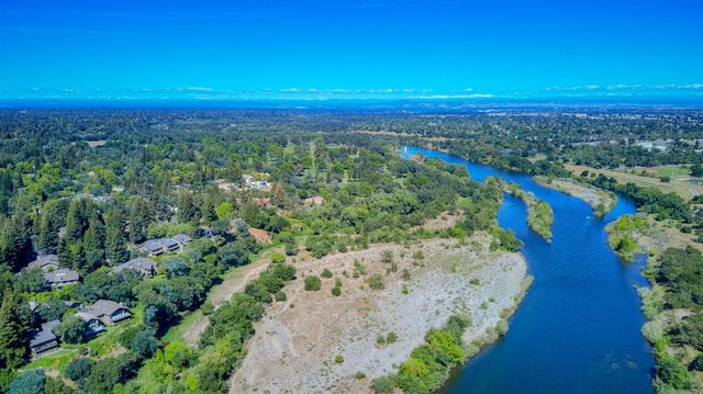 26 River Bluff Ln, Carmichael, CA 95608