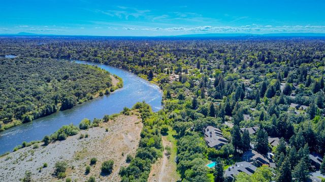 26 River Bluff Ln, Carmichael, CA 95608