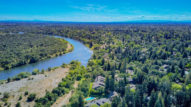 26 River Bluff Ln, Carmichael, CA 95608