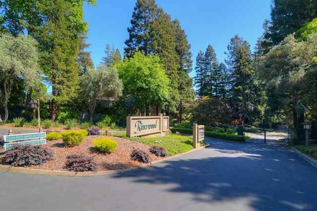 26 River Bluff Ln, Carmichael, CA 95608