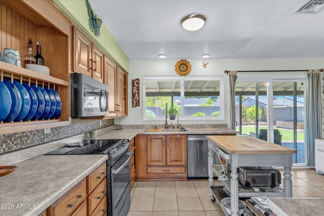 2302 W MCNAIR Street, Chandler, AZ 85224