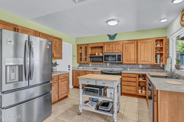 2302 W MCNAIR Street, Chandler, AZ 85224