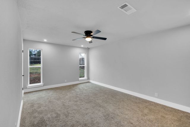 216 Laura Drive, Burleson, TX 76028